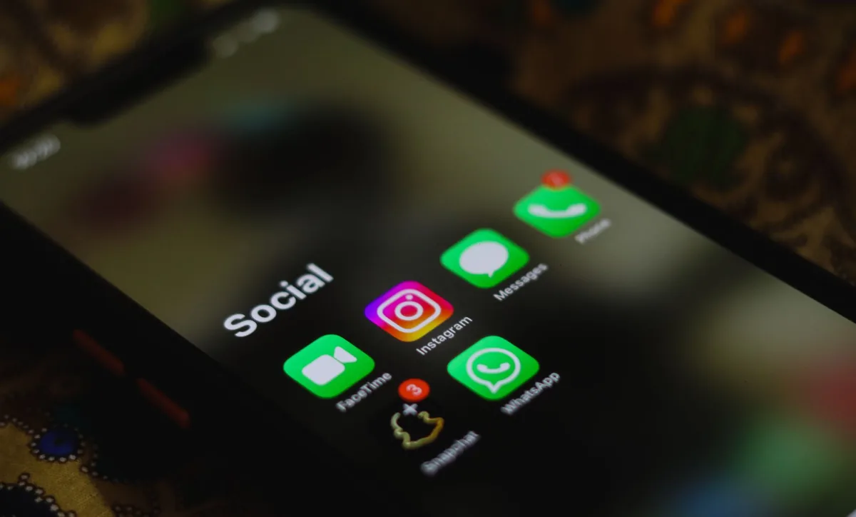 تطبيقات هواتف أساسية تسهل الحياة اليومية للمقيمين في الدنمارك