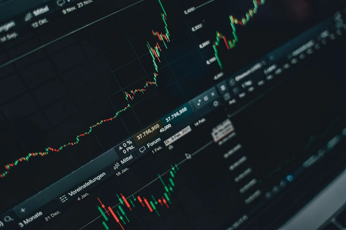 توجهات الاستثمار في الصناديق العالمية وتأثير قطاع التكنولوجيا