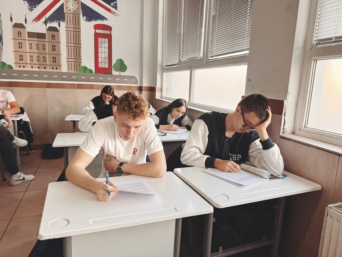 نقاش سياسي حول تعديل مناهج المدارس وامتحانات GCSE في بريطانيا